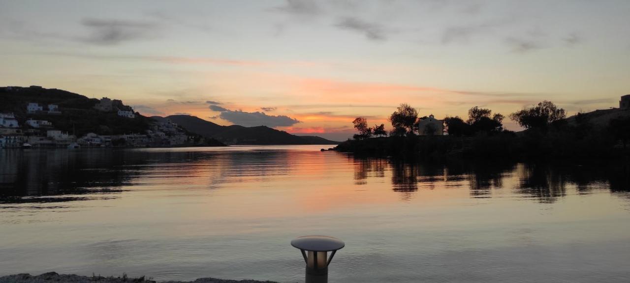 Amazing 2 Bedroom Apartment Overlooking The Marina Of Vourkari Экстерьер фото