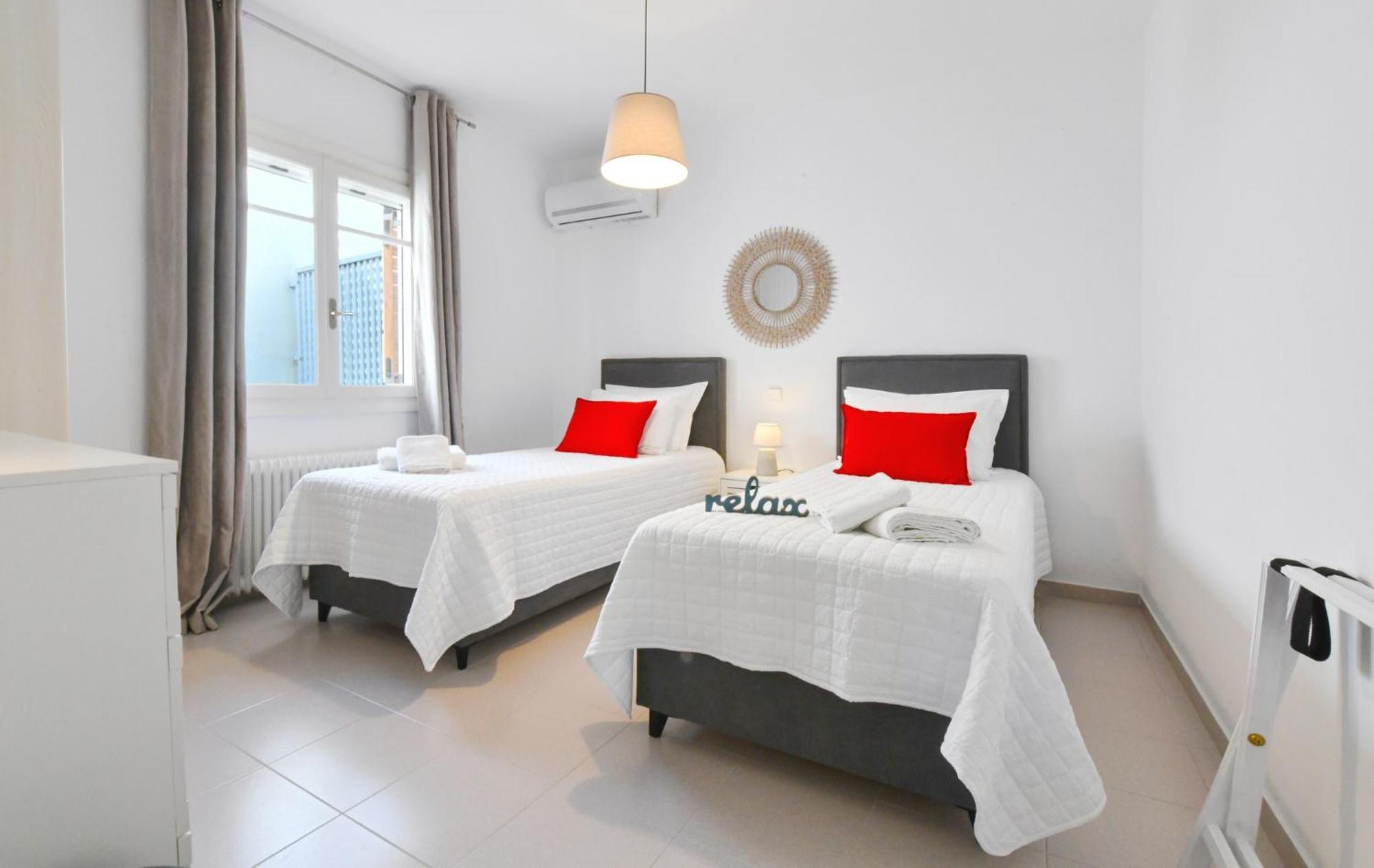 Amazing 2 Bedroom Apartment Overlooking The Marina Of Vourkari Экстерьер фото